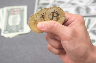 Cathie Wood：比特币可能会看到黄金万亿美元资产价值